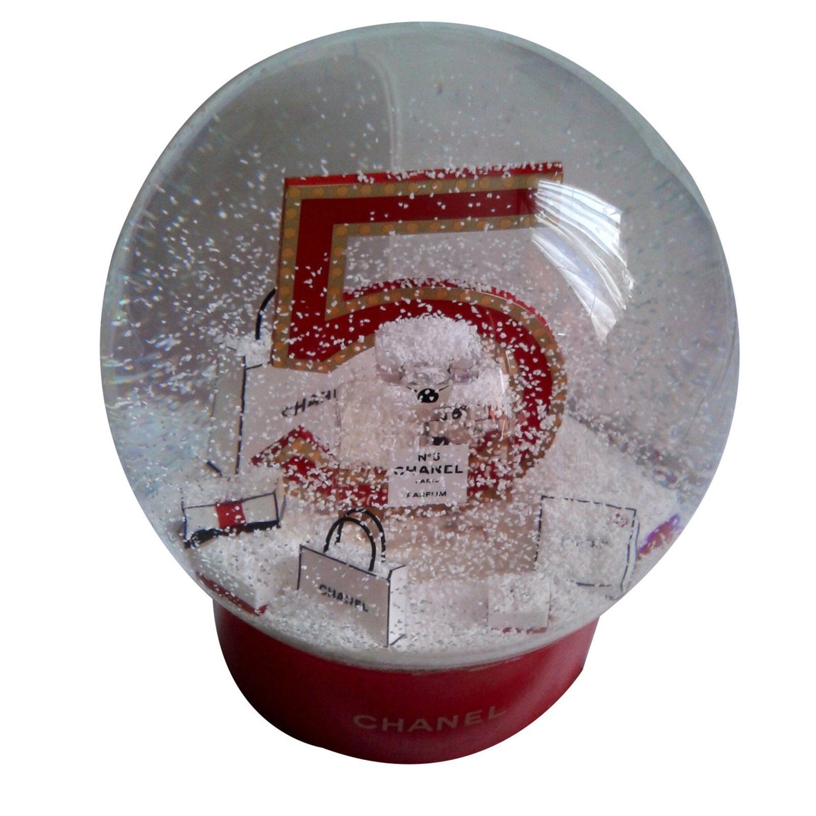 Les boules à neiges de Noël les plus chères vendues sur eBay ! 